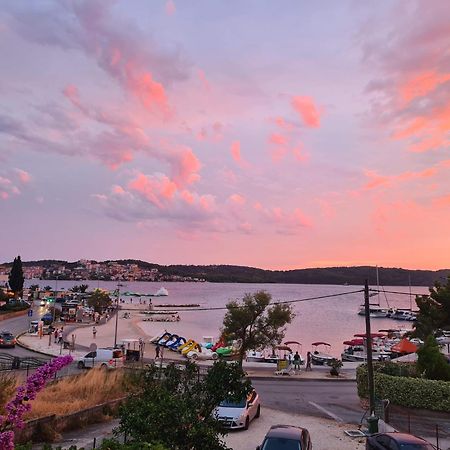 Apartman Simac Okrug Gornji Trogir Eksteriør billede