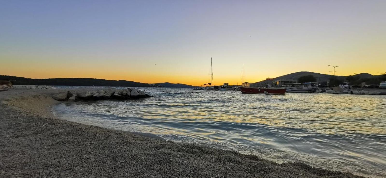 Apartman Simac Okrug Gornji Trogir Eksteriør billede