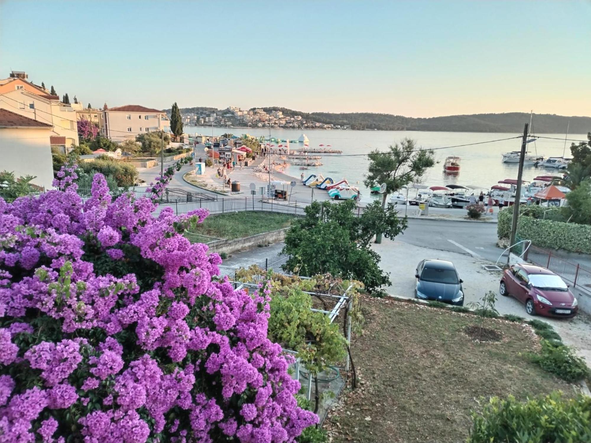 Apartman Simac Okrug Gornji Trogir Eksteriør billede
